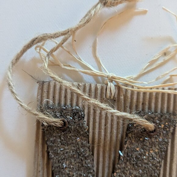 NWT Gold Glitter Letter 'V' Primitive Corrugated Sign Michaels Home Wall Decor - Picture 6 of 8